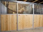 Portable panel horse stall with grill top door