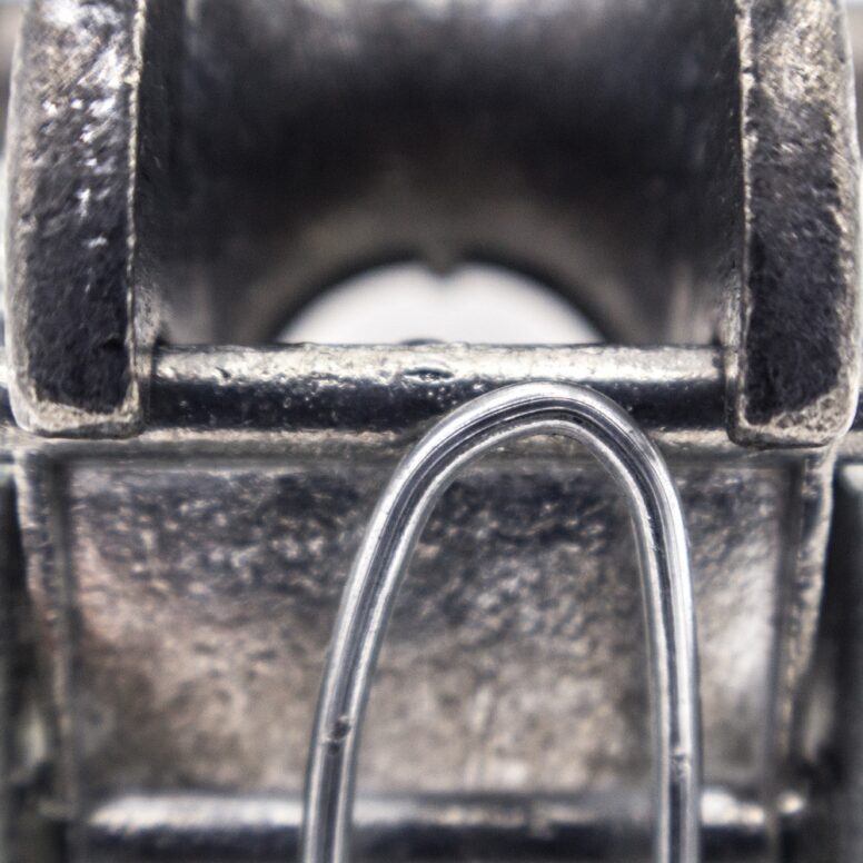 RTE_14.jpg extreme closeup of tensioner