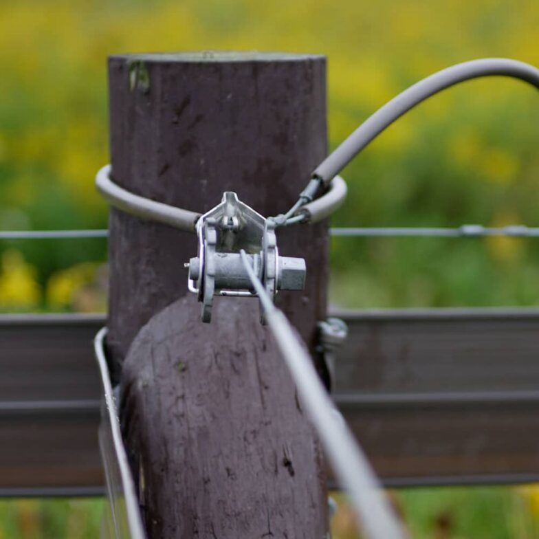 RTE_24.jpg Tensioner holding fence tight